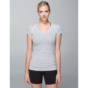 Lululemon Run: Swiftly Tech Short Sleeve Scoop size 6 Hyper Stripe White